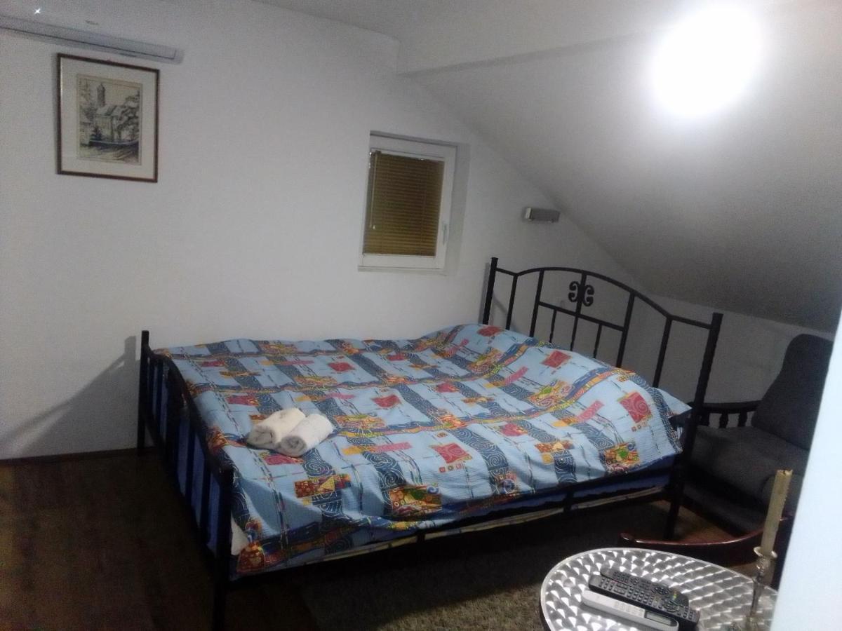 Kuca Za Odmor "Crni Bor" Apartman Galambóc Kültér fotó