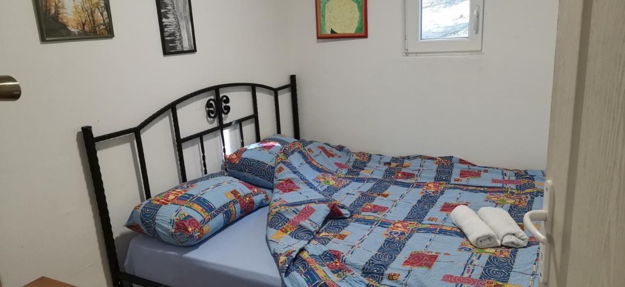 Kuca Za Odmor "Crni Bor" Apartman Galambóc Kültér fotó
